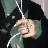 Cifeeo 2023 Nieuwe Punk Gemaakt Oude Retro Schedel Zwaard Siamese Keten Beweegbare Plug-In Cirkel Metalen Vinger Ring Voor Vrouwen Hip