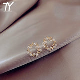 2023 New Classic Pearl wreath Stud Earrings Fashion Korean women jewelry lady temperament small  earrings accessories