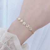 Luxury Super Shine Zircon Flower Bracelet for Women Cute Romantic CZ Lady Bresselet Daily String Pulseras