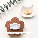 1Pc Cute Christmas Biscuit Mold Cookie Cutter Stamp Xmas Pattern Snowman Gingerbread Man Trees 3D Plastic Cake Decorating Tools