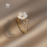 Elegant White Shell Flower Branch Shape Golden Opening Rings Korean Fashion Jewelry Wedding Girls Unusual Accessories For Woman