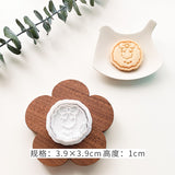 1Pc Cute Christmas Biscuit Mold Cookie Cutter Stamp Xmas Pattern Snowman Gingerbread Man Trees 3D Plastic Cake Decorating Tools