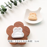 1Pc Cute Christmas Biscuit Mold Cookie Cutter Stamp Xmas Pattern Snowman Gingerbread Man Trees 3D Plastic Cake Decorating Tools