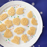 1Pc Cute Christmas Biscuit Mold Cookie Cutter Stamp Xmas Pattern Snowman Gingerbread Man Trees 3D Plastic Cake Decorating Tools