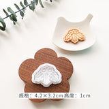 1Pc Cute Christmas Biscuit Mold Cookie Cutter Stamp Xmas Pattern Snowman Gingerbread Man Trees 3D Plastic Cake Decorating Tools